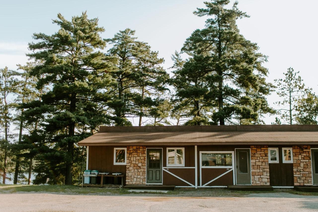 Silver Rapids Lodge & Campground Ely Экстерьер фото