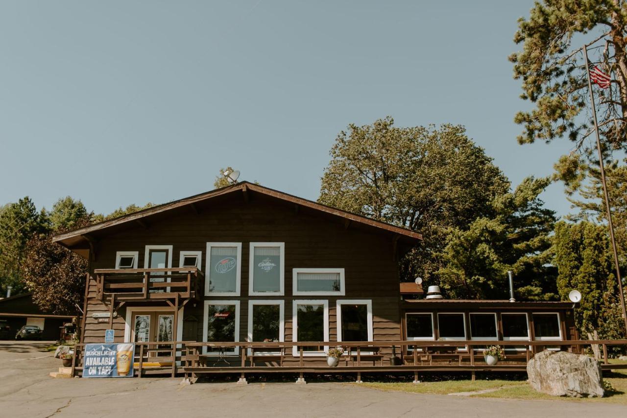 Silver Rapids Lodge & Campground Ely Экстерьер фото
