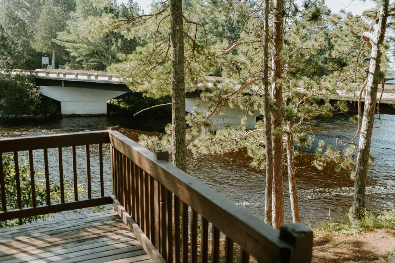 Silver Rapids Lodge & Campground Ely Экстерьер фото
