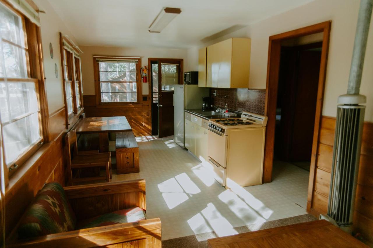 Silver Rapids Lodge & Campground Ely Экстерьер фото