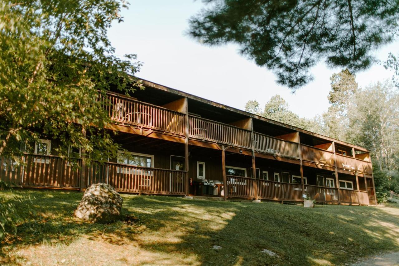 Silver Rapids Lodge & Campground Ely Экстерьер фото