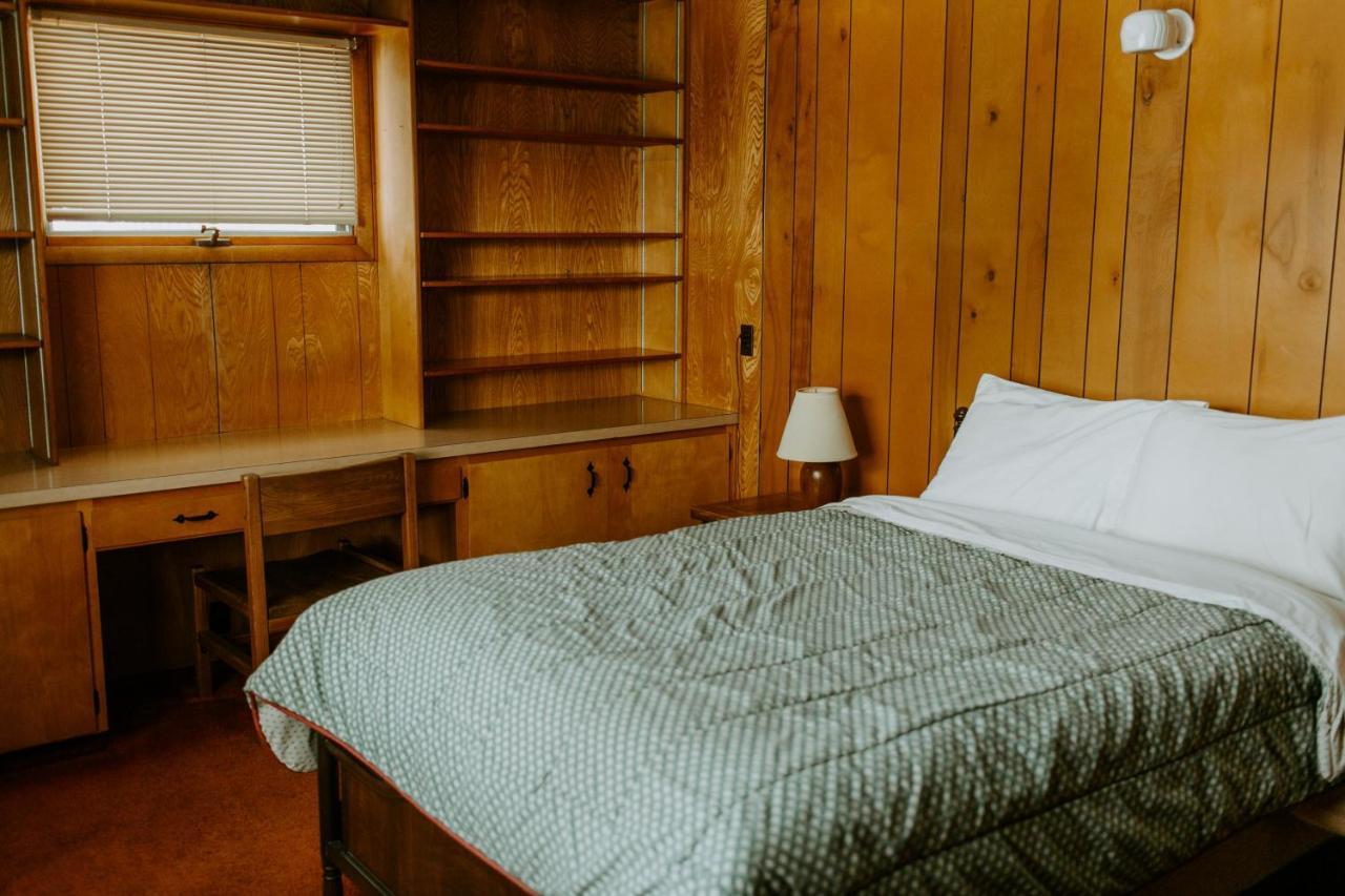 Silver Rapids Lodge & Campground Ely Экстерьер фото