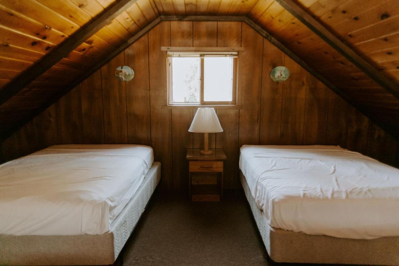 Silver Rapids Lodge & Campground Ely Экстерьер фото