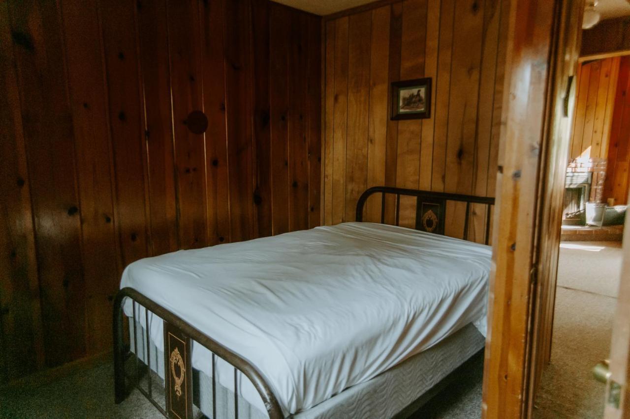 Silver Rapids Lodge & Campground Ely Экстерьер фото